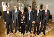 Regierung im Grauen Haus mit Kanzleidirektor