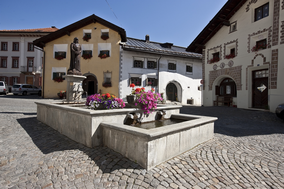Dorfplatz Scuol