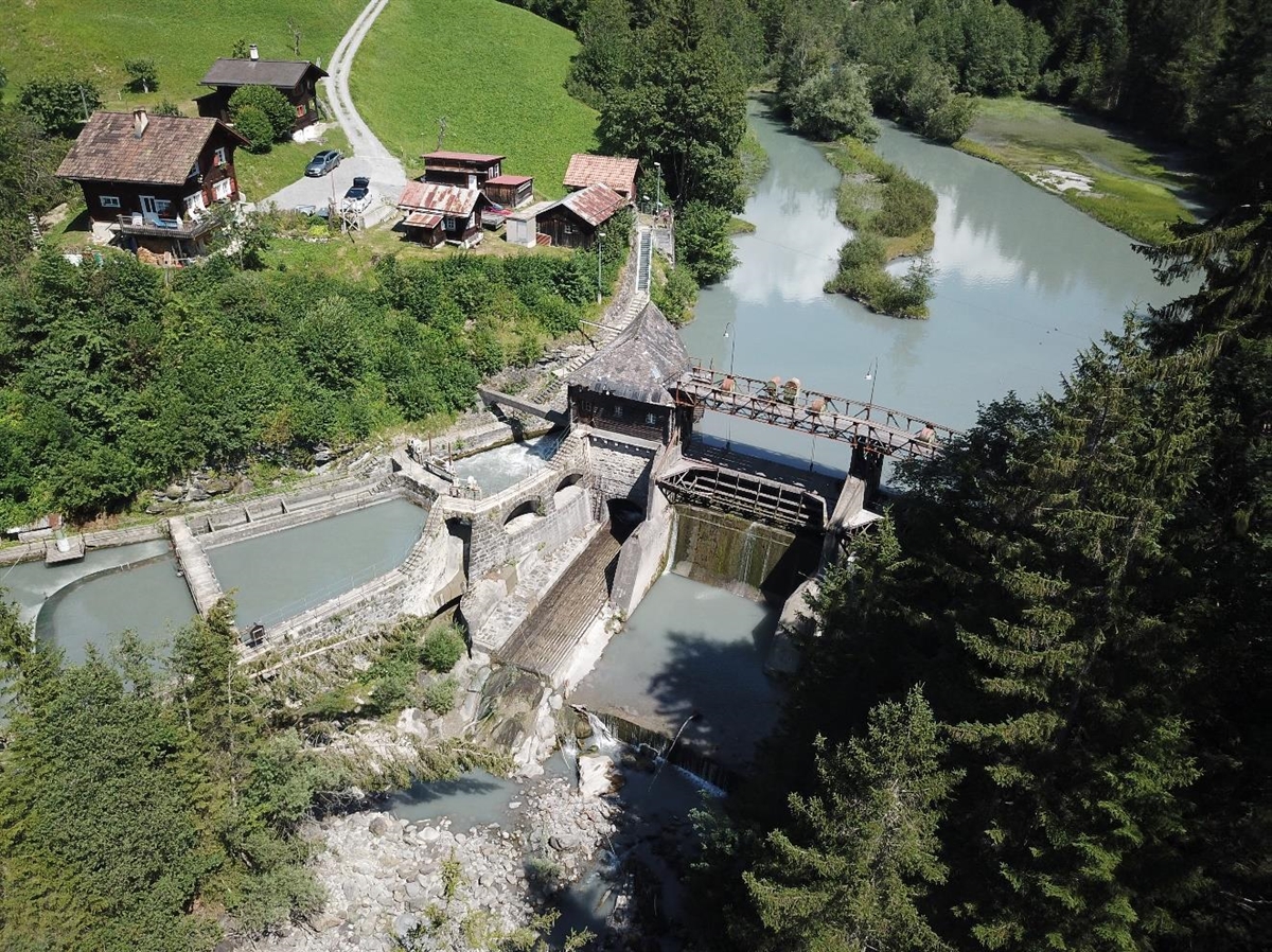 heutiges Stauwehr des Wasserkraftwerks Lüen in Pradapunt
