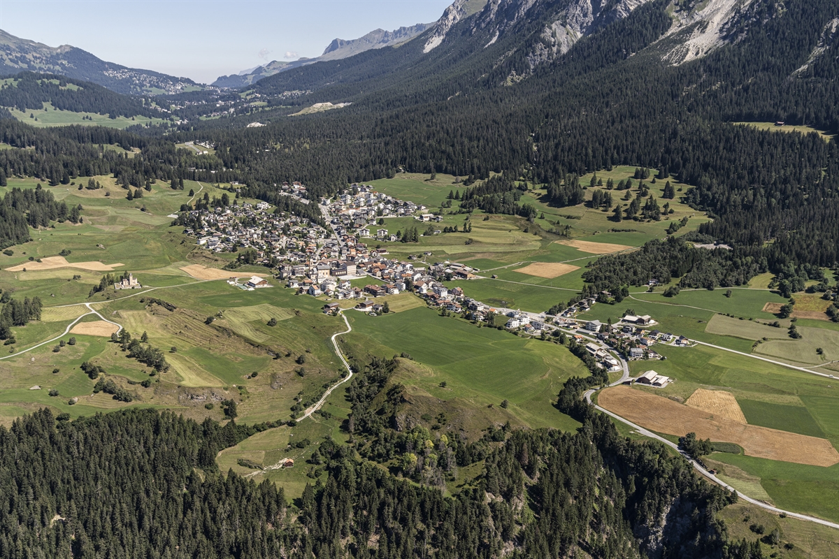 Luftaufnahme der Gemeinde Lantsch/Lenz