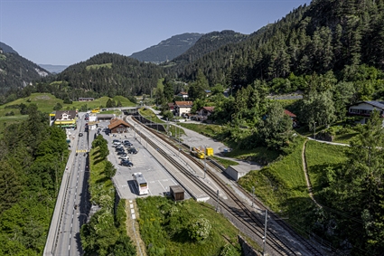 Luftaufnahme des Bahnhofs Tiefencastel 2