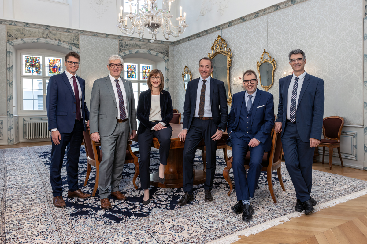 Regierung mit Kanzleidirektor