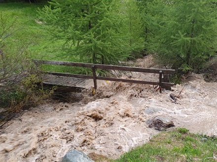 Überschwemmte Brücke