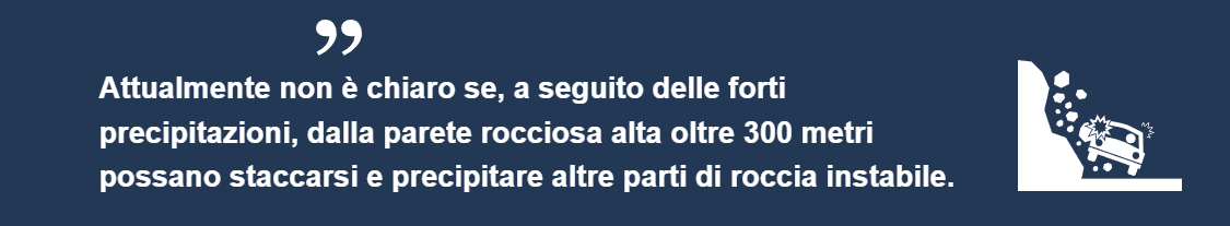 Castaneda: una caduta di massi blocca la strada della Calanca