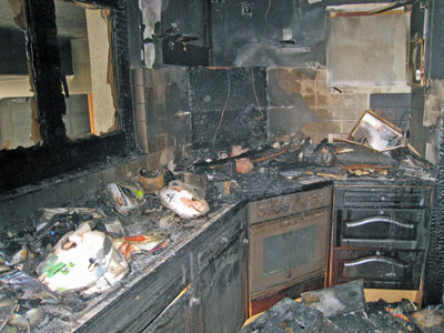 Die zerstörte Küche nach dem Brand