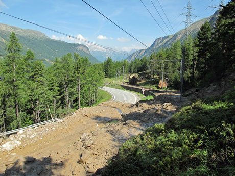 Die Berninapass-Strasse wurde an mehreren Stellen verschüttet