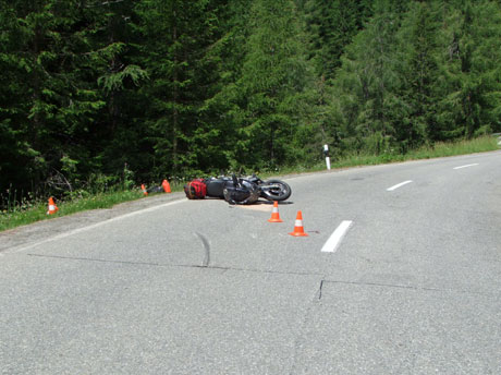 Centauro deceduto sulla strada del Passo del Bernina