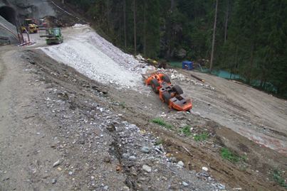 Der Dumper landete auf dem Dach