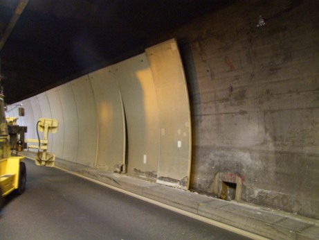 Beschädigite Tunnelwand