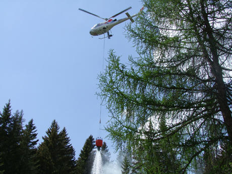 Im Einsatz standen auch zwei Helikopter der Air Grischa