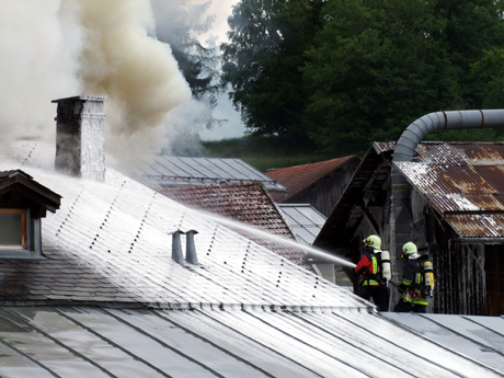 Die Feuerwehr konnte ein Übergreifen der Flammen auf andere Häuser verhindern