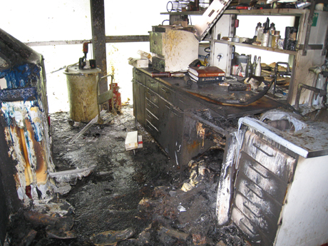 Das Labor wurde durch das Feuer und die Hitze total zerstört