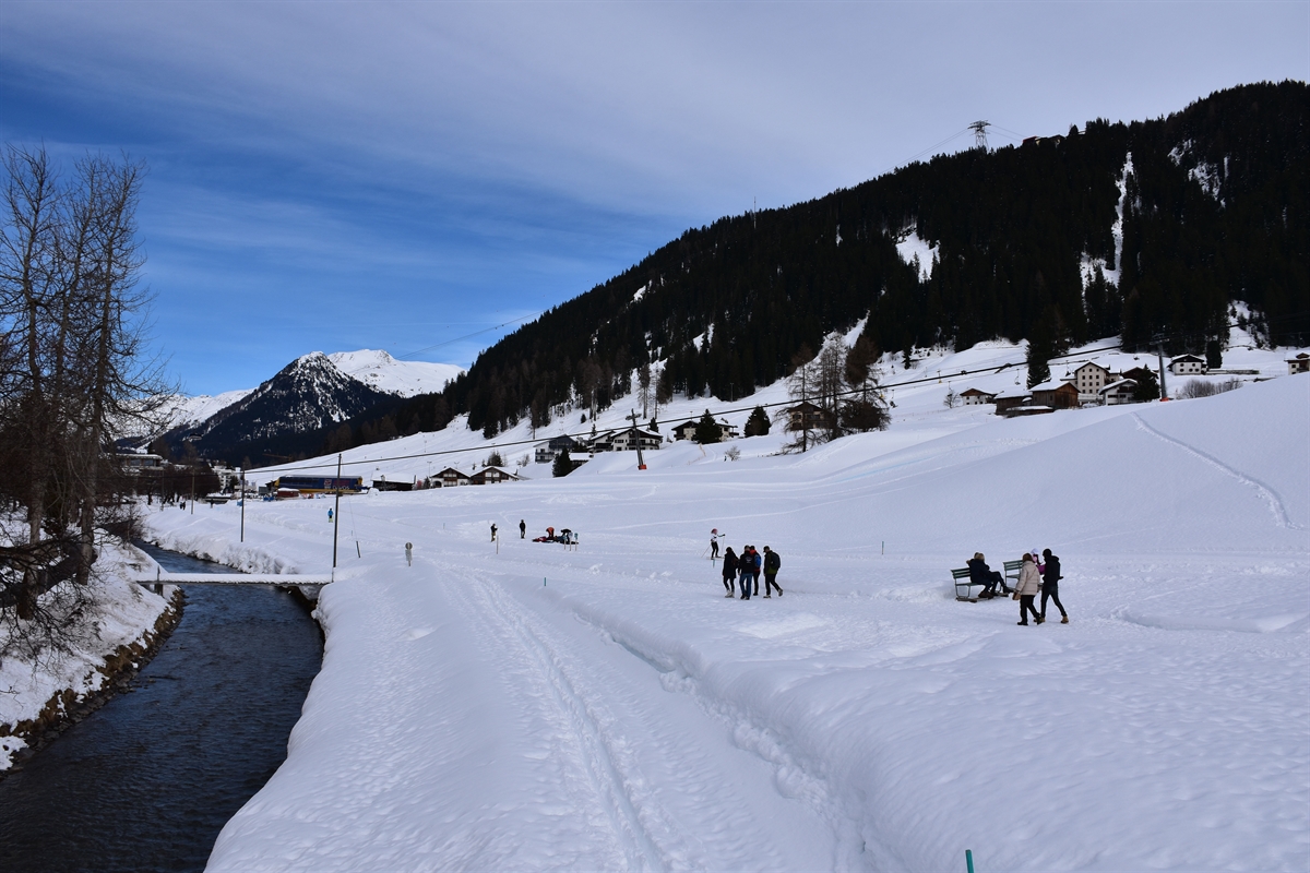 Übersichtsaufnahme vom Landeplatz Bolgen Davos
