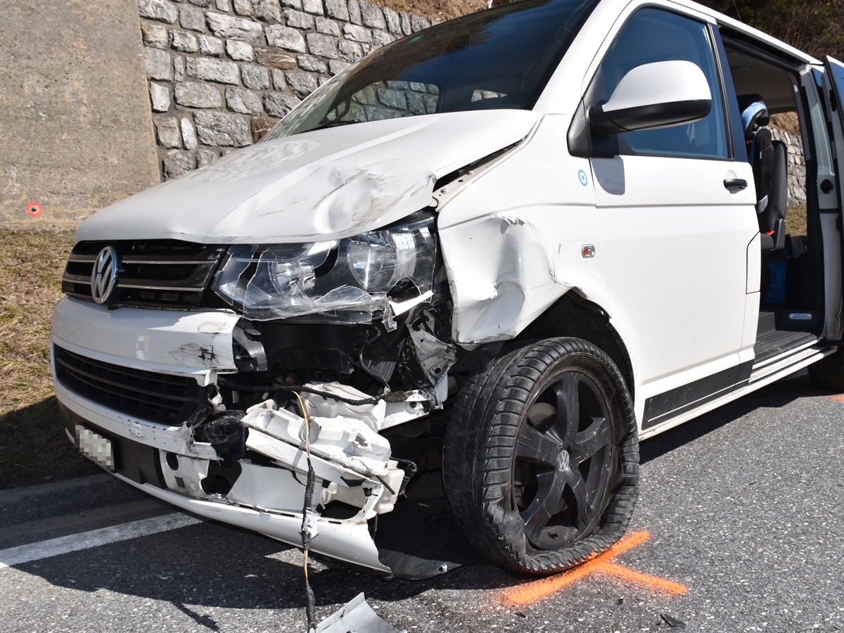 Personenwagen des 34-Jährigen mit stark beschädigter Front