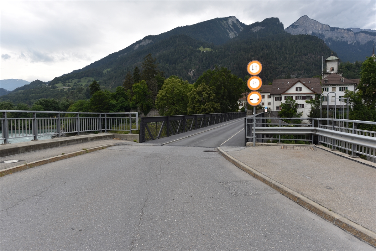 Unfallstelle bei der Eisenbrücke mit Blick Richtung Reichenau