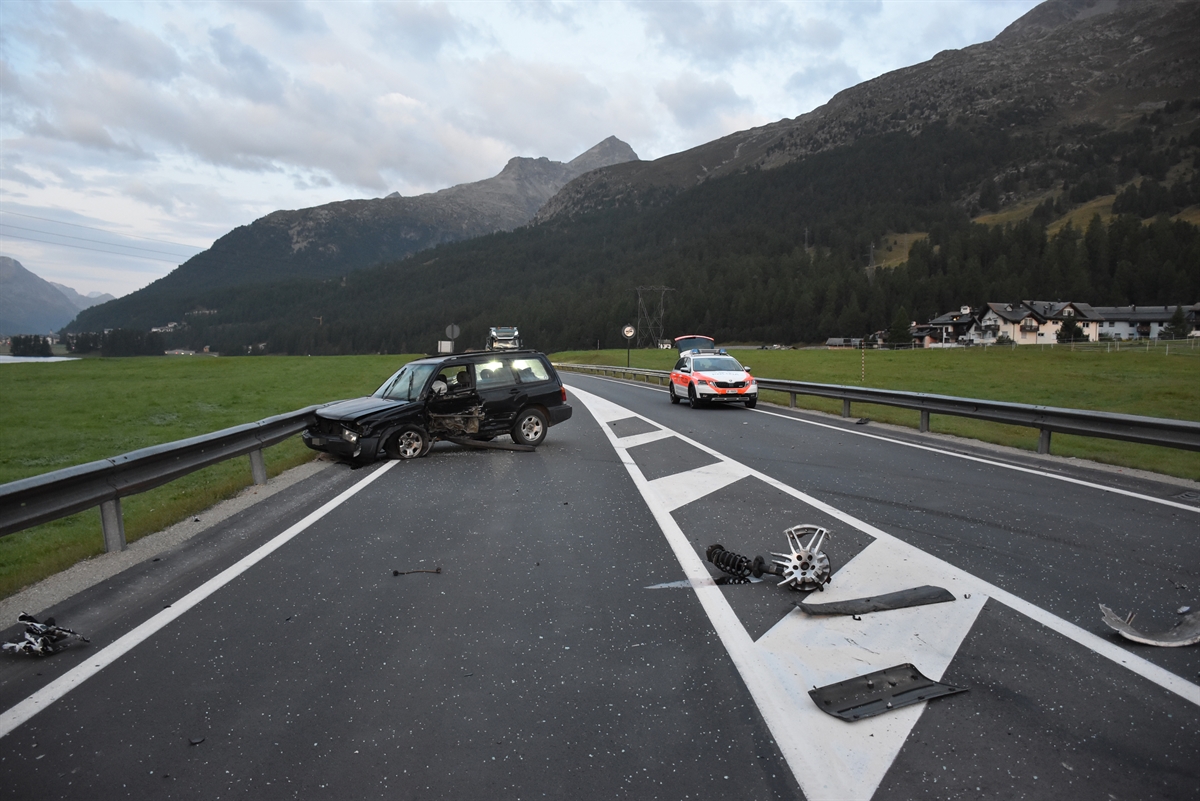 Beschädigter PW in die Leitplanke geprallt