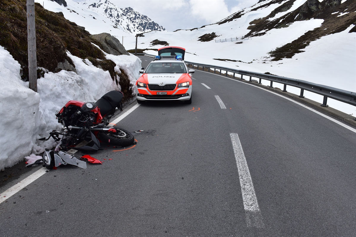 Bild von der Unfallstelle am Flüelapass