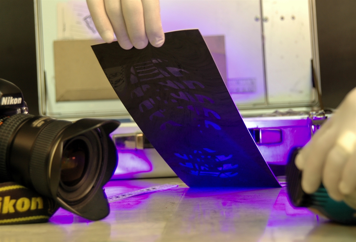 Technisches Sicherstellen eines Schuhabdrucks