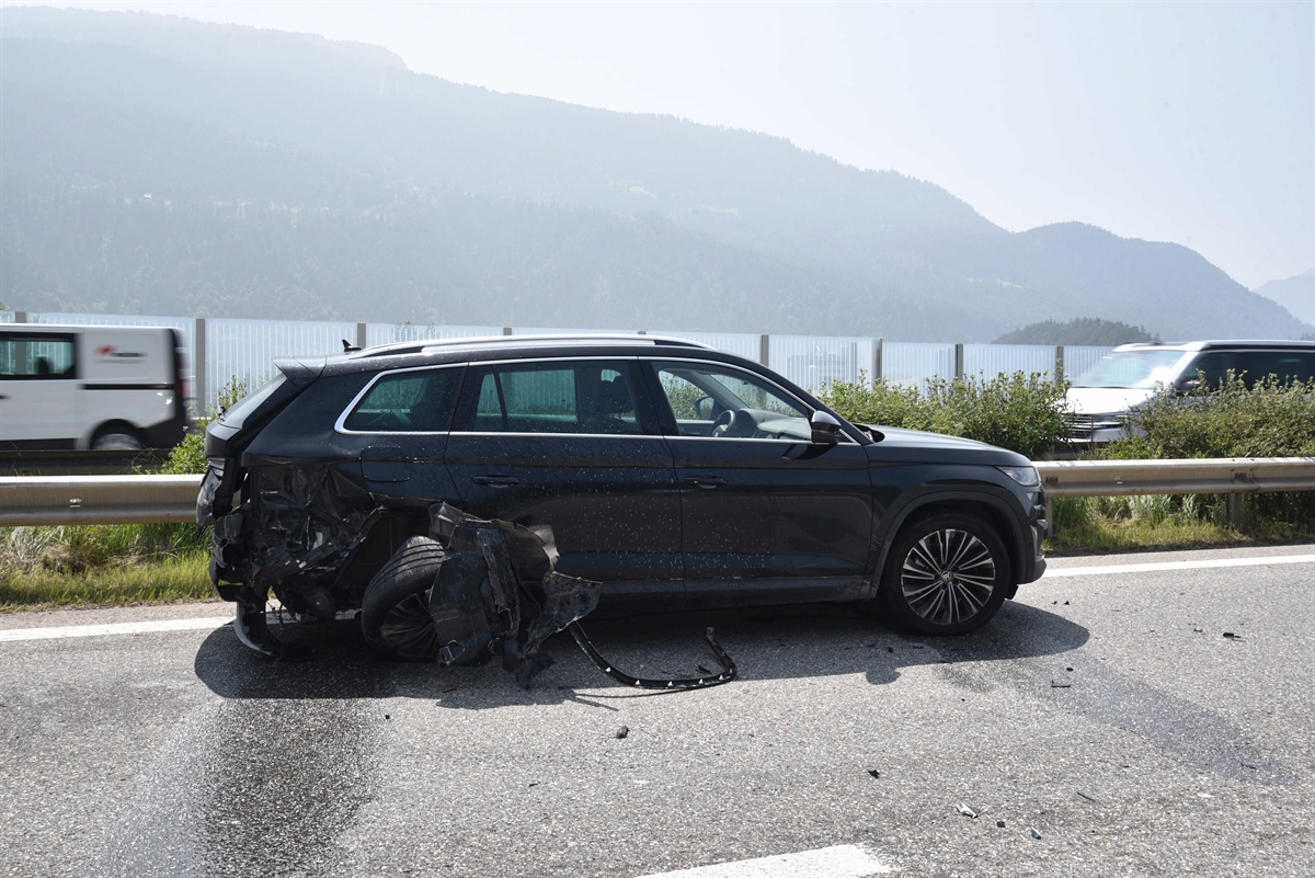 Auto hinten am Heck beschädigt