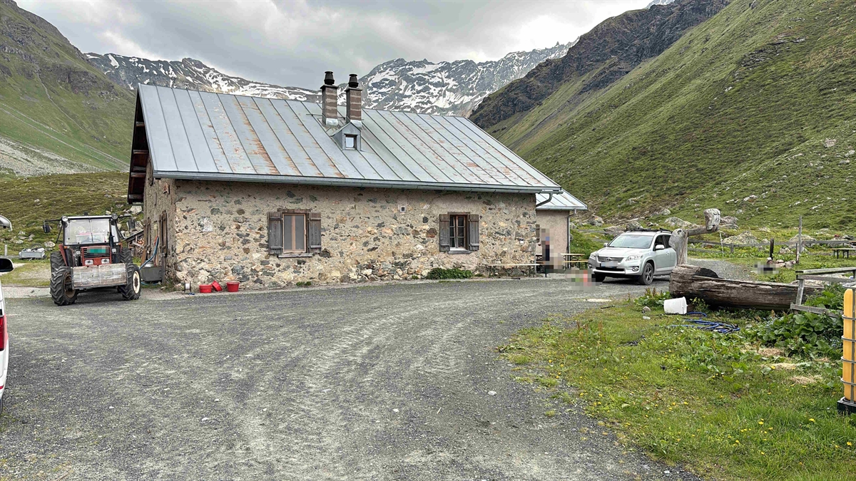 Tinizong: Kollision zwischen Auto und Kind.