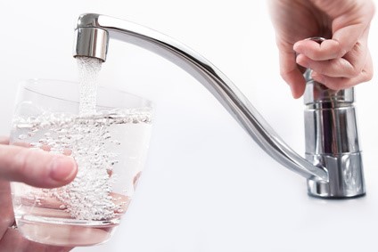 Gute Noten für Bündner und Glarner Trinkwasser
