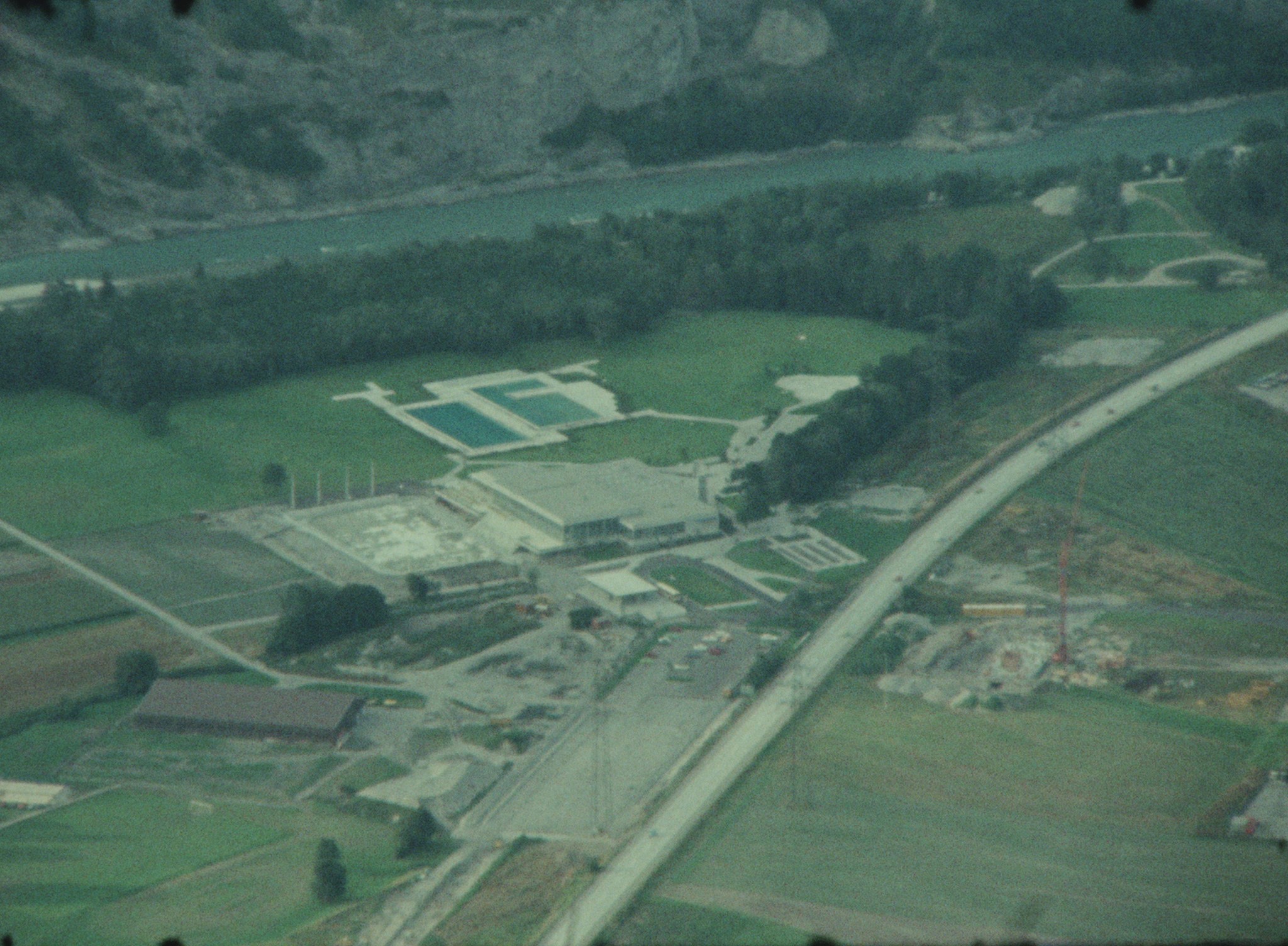 Bau Sportanlagen Obere Au, 1. Etappe und Badi Sand (1974)
