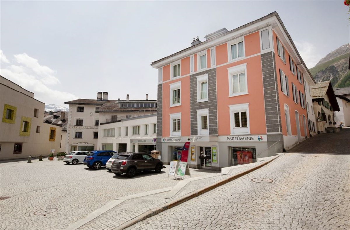 Aussenansicht Geschäftsräume in Samedan