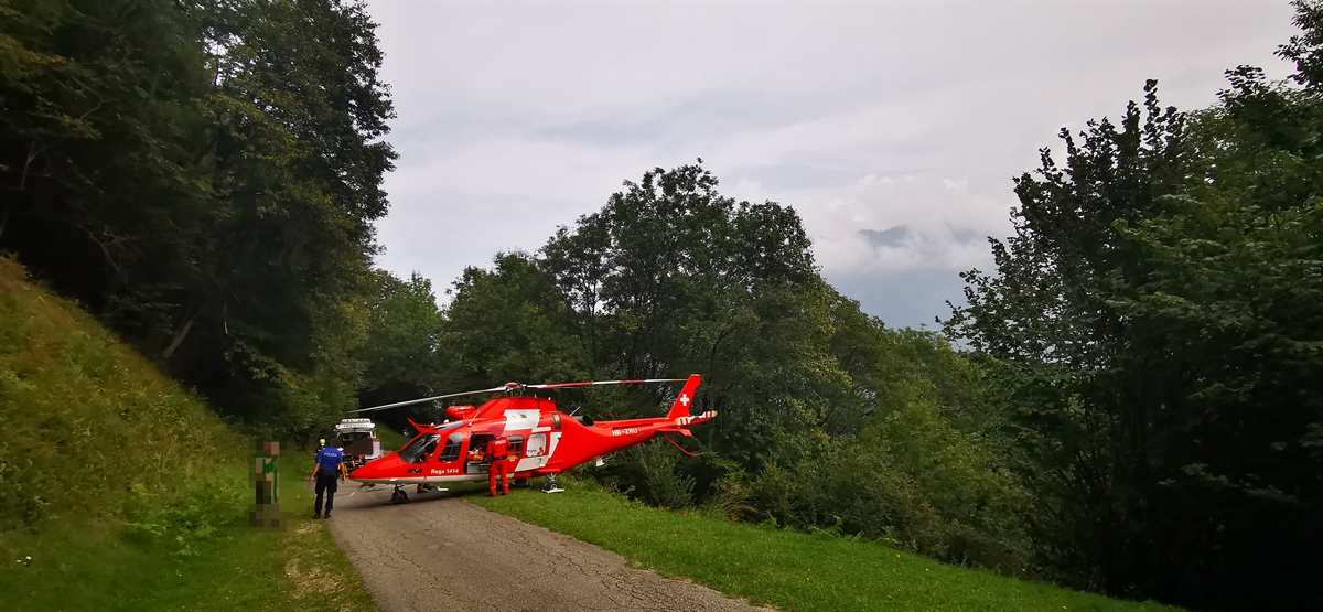 Rega-Hubschrauber bei der Bergung